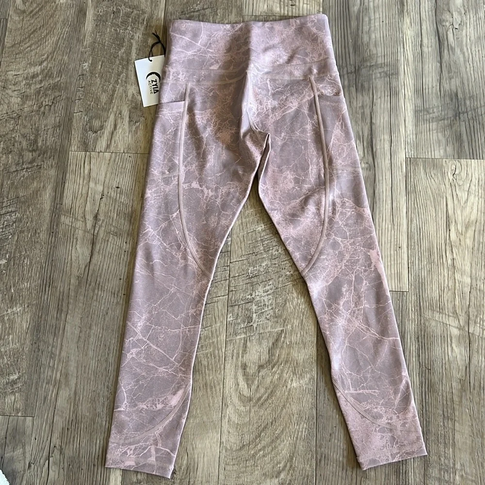 NWT ZYIA Pink Digital Granite Pocket Light N Tight Hi-Rise 7/8 24” Leggings.